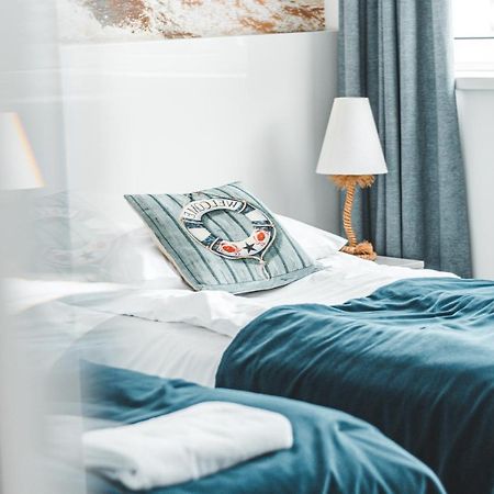 Blekitny Zagiel Aparthotel กดิเนีย ภายนอก รูปภาพ
