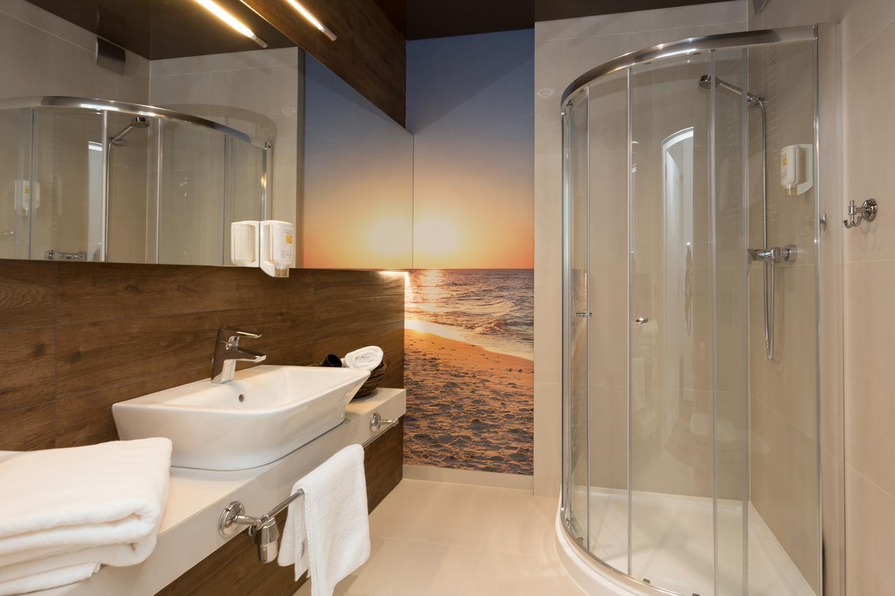 Blekitny Zagiel Aparthotel กดิเนีย ภายนอก รูปภาพ