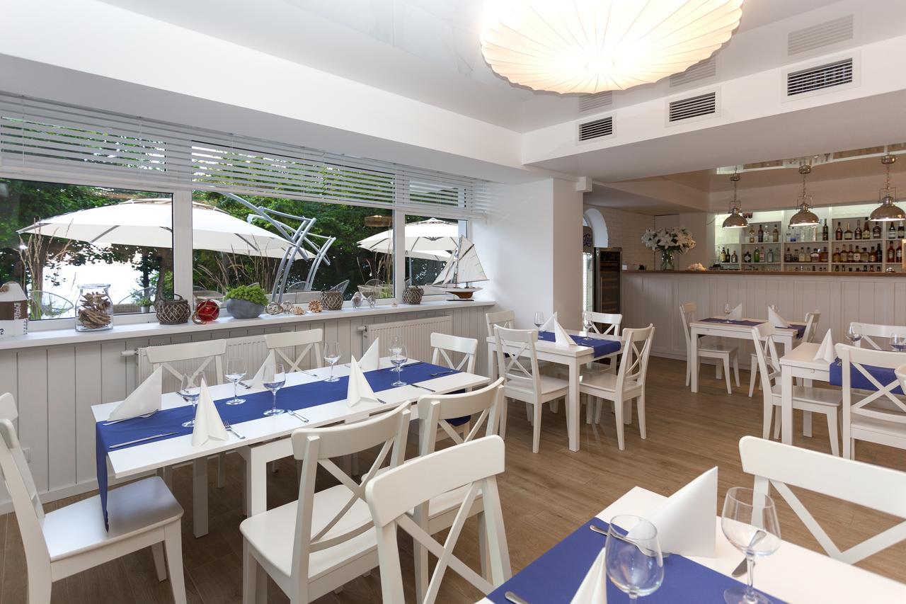Blekitny Zagiel Aparthotel กดิเนีย ภายนอก รูปภาพ